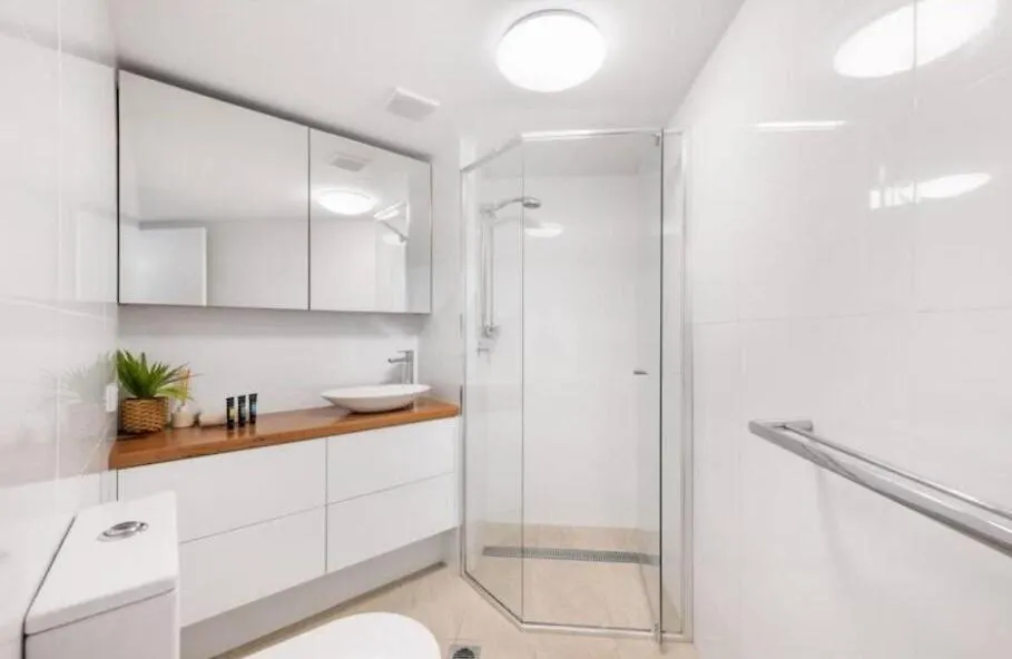 Premium Top Floor Oceanfront Unit In Regency On The Beach 705 Голд-Кост Апартаменты