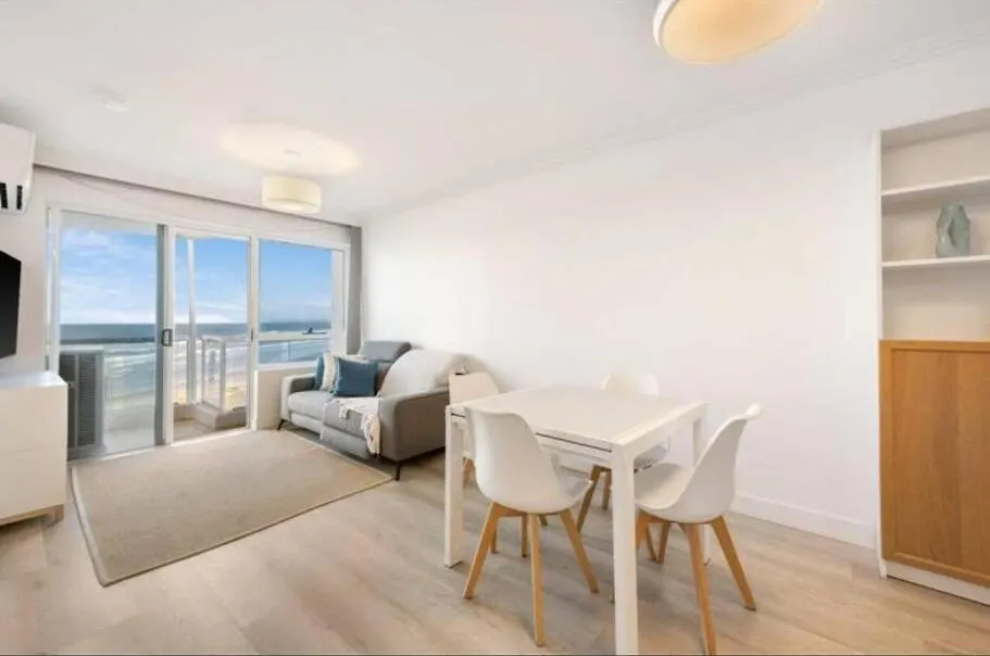 Premium Top Floor Oceanfront Unit In Regency On The Beach 705 Голд-Кост 0*,  Австралия